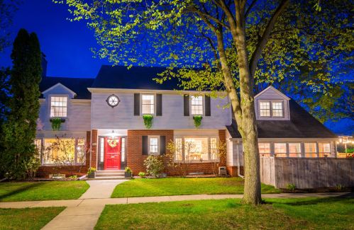 9207 Stickney Ave, Milwaukee, WI 53226-2632