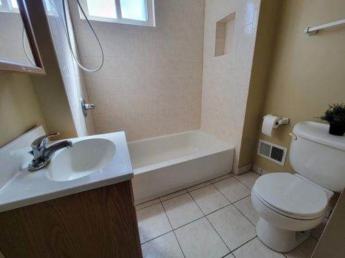 1213 4th Ave, Moon Twp PA 15108-1617 exterior