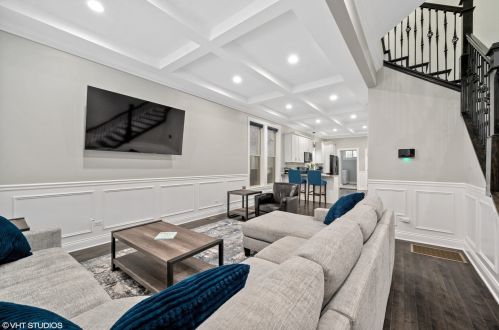 2425 Lexington St, Chicago IL  60612-3526 exterior