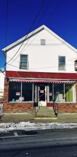 27 Pulaski St, Ware MA 01082-1474 exterior