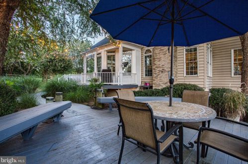 13606 Mt Prospect Dr, Rockville MD 20850-3510 exterior