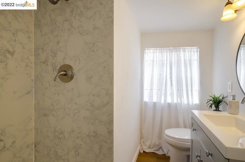 2238 Russell St, Berkeley CA 94705-2333 exterior