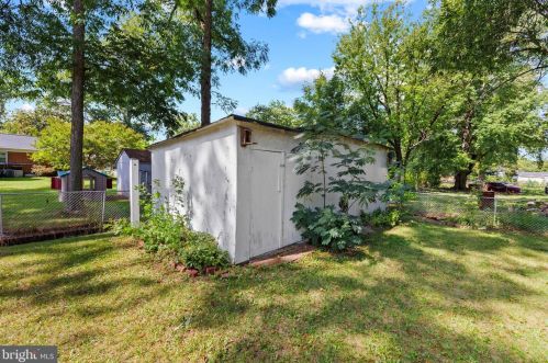 7902 Ashton St, Alexandria VA 22309-1341 exterior