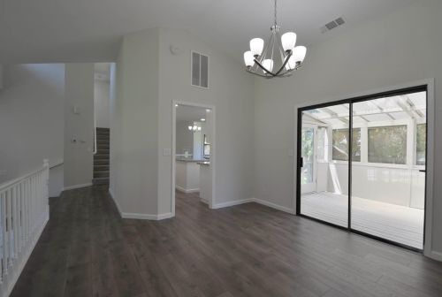 2103 Bristol Park Cir, Turlock CA  95382-2965 exterior