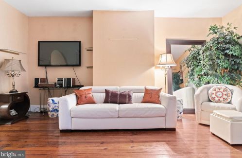 2015 17 St, Philadelphia PA 19121-2341 exterior