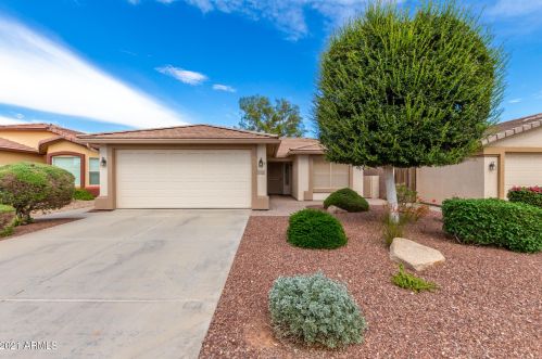 6391 Granite Dr, Chandler, AZ 85249-8987