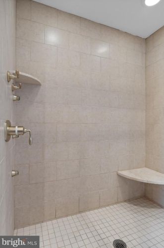 124 Bainbridge St, Philadelphia PA 19147-1866 exterior