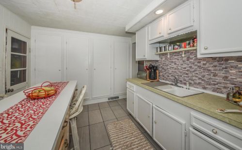 1013 Brunswick Ave, Trenton NJ 08648-4544 exterior