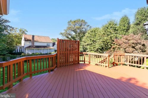 7712 Midday Ln, Alexandria VA 22306-2758 exterior