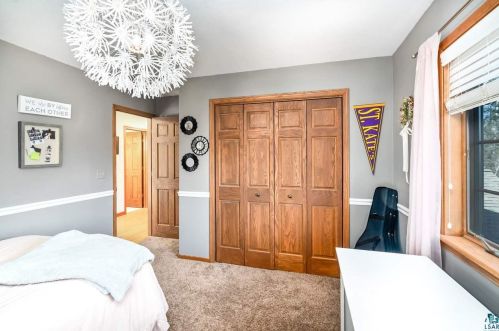 3634 1 St, Duluth MN 55802-1516 exterior