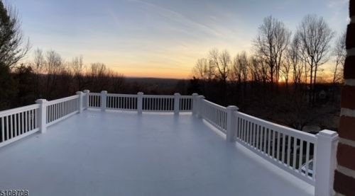 11 Beacon Hl Dr, Chester NJ exterior