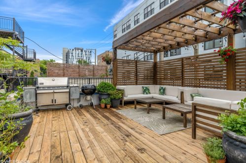 1057 Marshfield Ave, Chicago IL  60622-3836 exterior