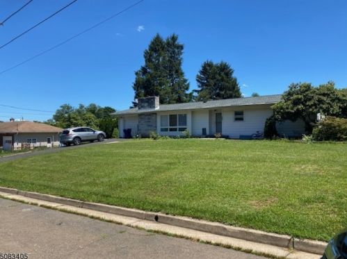 1262 Iris St, New Brunswick, NJ 08902-1780