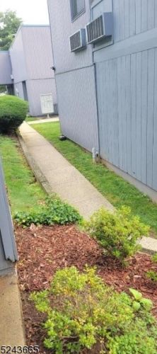 684 Irvington Ave, Maplewood NJ 07040-1623 exterior