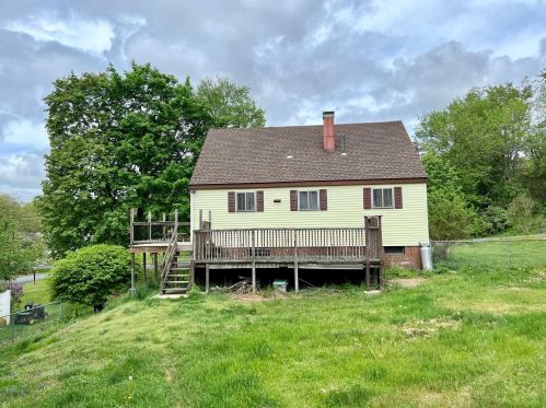 3 Old Smith Rd, Poughkeepsie NY 12603-3816 exterior