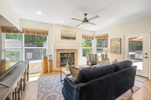 127 Conductor Way, Folsom CA 95630-8022 exterior