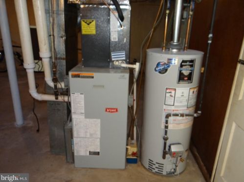 1202 Mulberry St, Chester PA 19015-3046 exterior