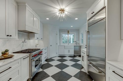 239 Midvale Dr, Atlanta GA  30342-3326 exterior