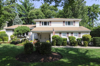 84 Mandon Dr, Wayne, NJ 07470-3824