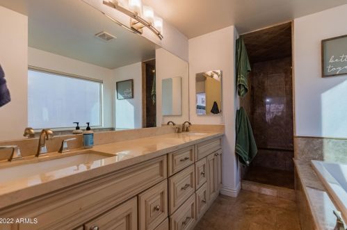 20831 10 St, Phoenix AZ 85086-0927 exterior