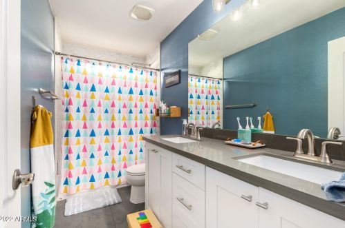 2320 Bowker St, Phoenix AZ 85040-3481 exterior