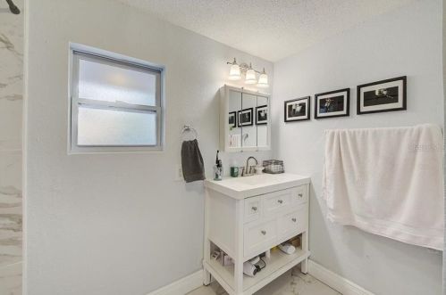 309 Crest Ave, Tampa FL 33614-6709 exterior