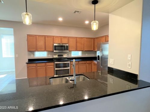 1717 Chanute Pass, Phoenix AZ  85040-3835 exterior