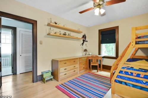 32 Debbie Pl, Berkeley Heights NJ 07922-1705 exterior