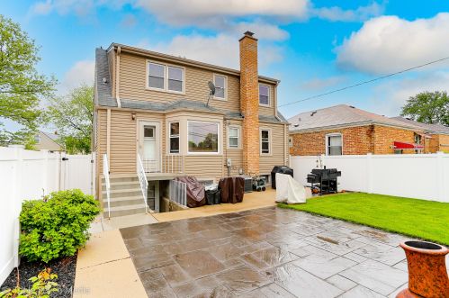 6144 Nagle Ave, Chicago IL 60634-3877 exterior