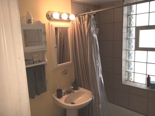 2928 Hoyne Ave, Chicago IL  60618-8209 exterior