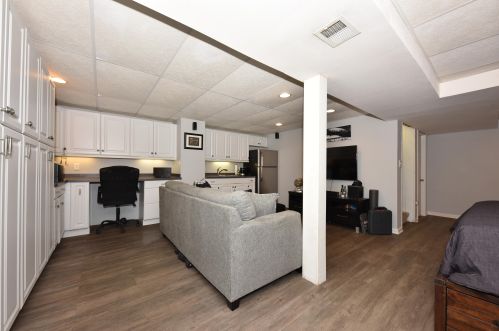 5606 Prt Ave, Milwaukee WI 53223-4121 exterior