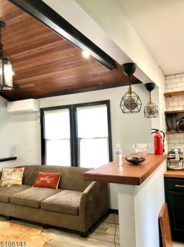 5 Bucknell Trl, Hopatcong NJ  07843-1760 exterior