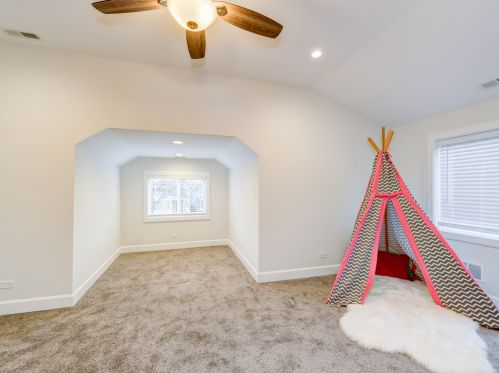 7933 Cressett Dr, Chicago IL 60707-1346 exterior