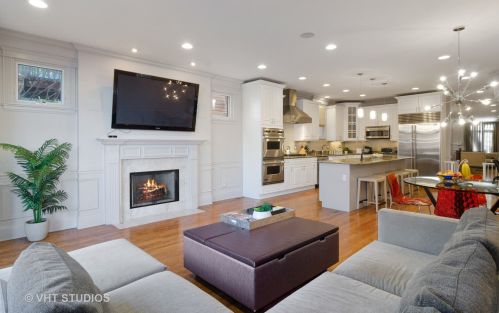 1908 Barry Ave, Chicago IL 60657-2022 exterior