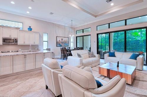 7375 Lantana Cir, Naples, FL 34119-9812