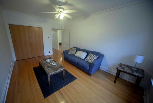 6456 Damen Ave, Chicago, IL 60645-5634