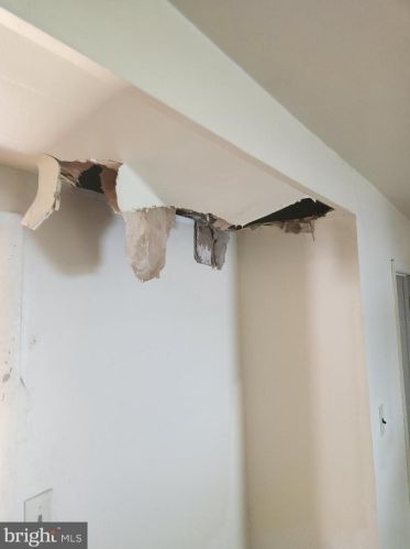 475 Lincoln Dr, Glen Burnie MD 21060-8705 exterior