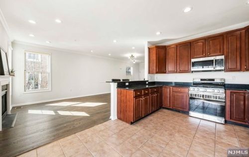 33 Forshee Cir, Montvale NJ 07645-1781 exterior