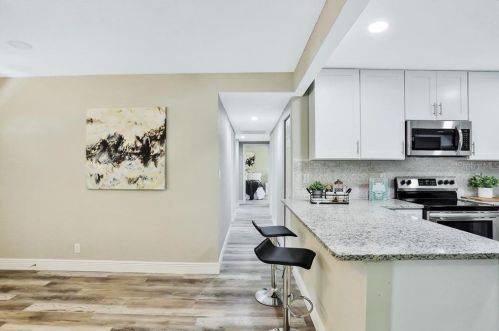 401 Floriland Ave, Tampa FL  33612-7809 exterior