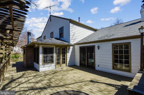 4206 Mt Vernon Memorial Hwy, Alexandria VA 22309-2809 exterior