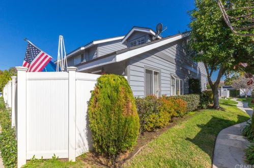 1042 Walnut St, Tustin, CA 92780-7826