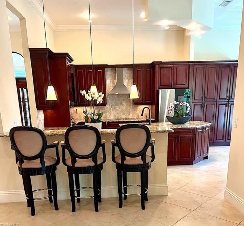 2832 Coco Lk Dr, Naples FL 34105-4514 exterior