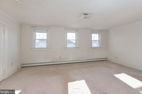 74 Edinburg Rd, Trenton NJ 08690-1204 exterior