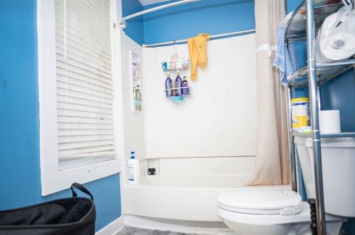 30 Uxbridge St, Worcester MA 01605-2512 exterior