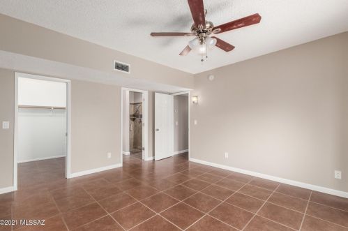 4975 Bellevue St, Tucson AZ 85712-4913 exterior