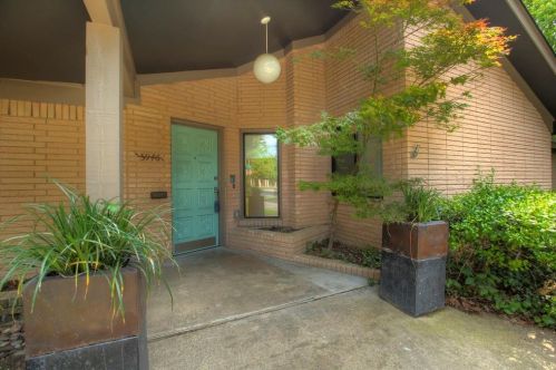 5946 Desco Dr, Dallas TX  75225-1603 exterior