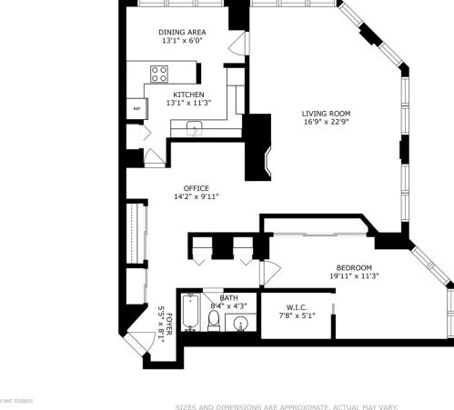 405 Wabash Ave, Chicago IL  60605-1208 exterior