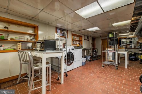 526 Girard Ave, Philadelphia PA 19130-1617 exterior