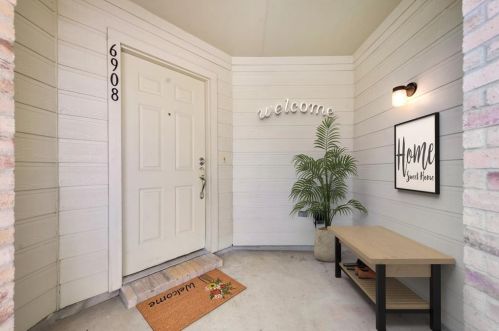 6908 Clark Vista Dr, Dallas TX  75236-5833 exterior