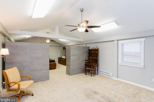 33 Vly Vw Dr, Hanover PA 17331-8307 exterior